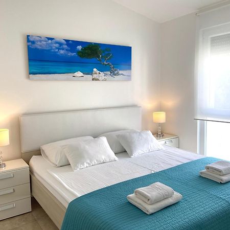 Apartmani Villa Adriatic Vir Dış mekan fotoğraf