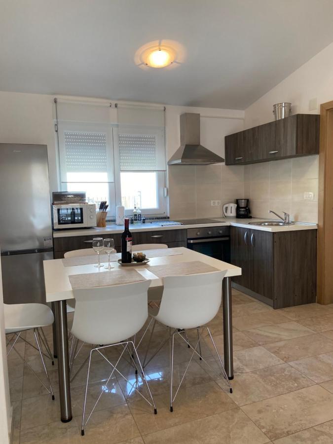 Apartmani Villa Adriatic Vir Dış mekan fotoğraf