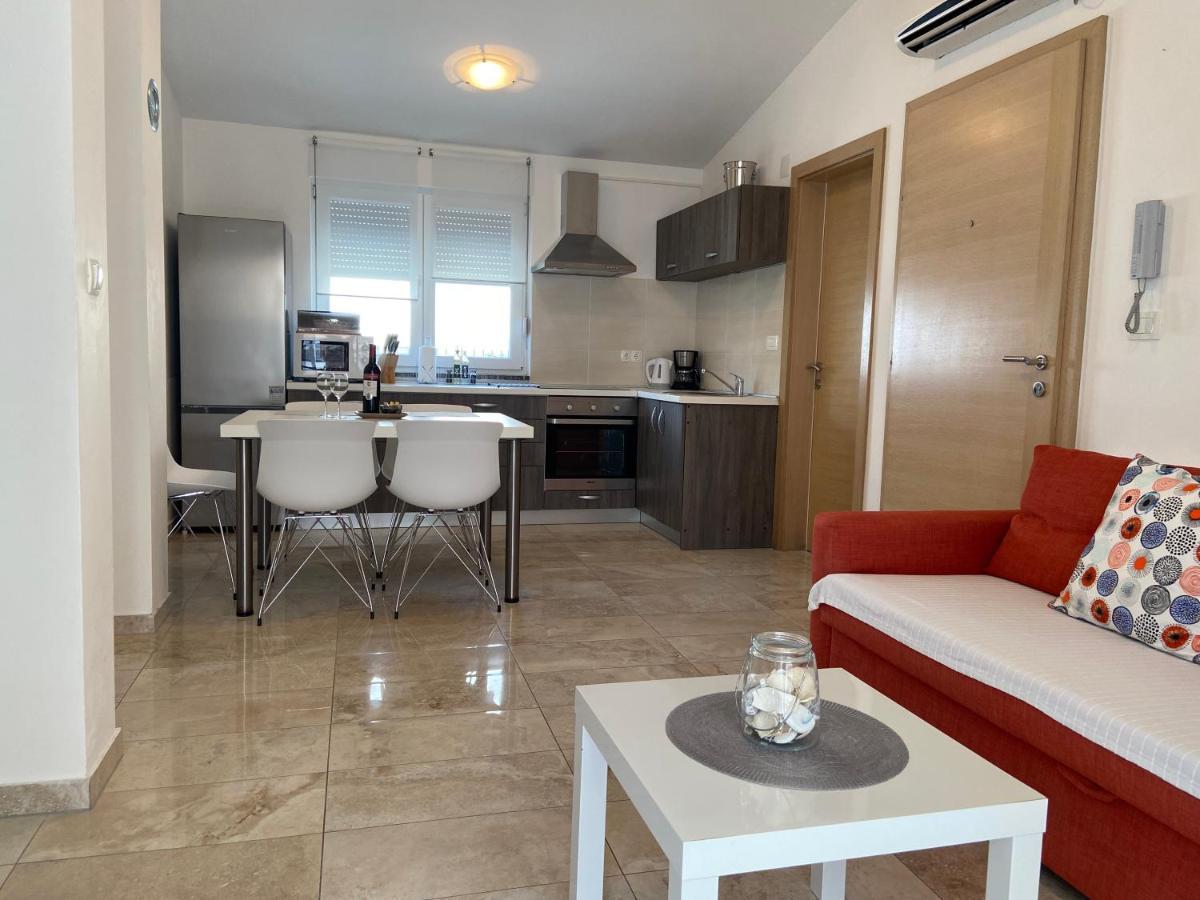 Apartmani Villa Adriatic Vir Dış mekan fotoğraf