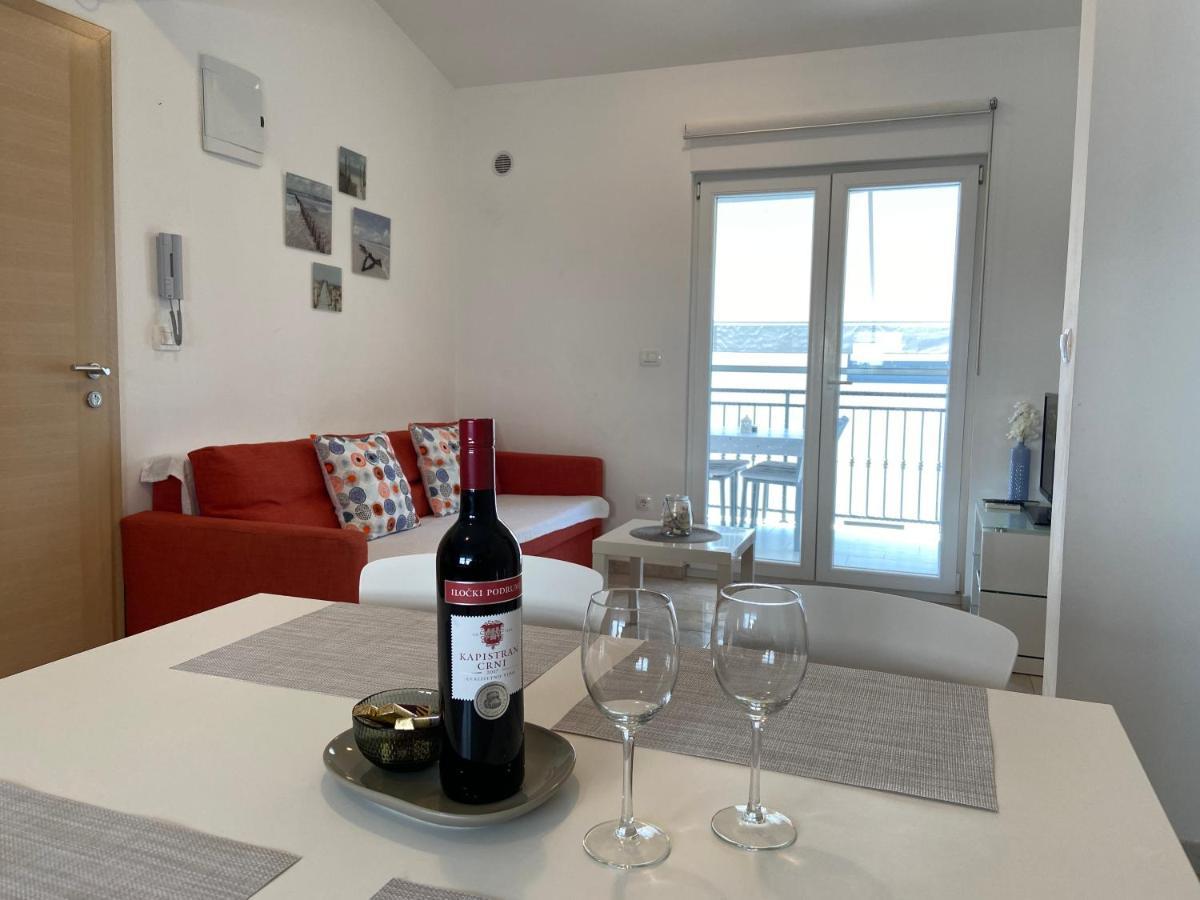 Apartmani Villa Adriatic Vir Dış mekan fotoğraf