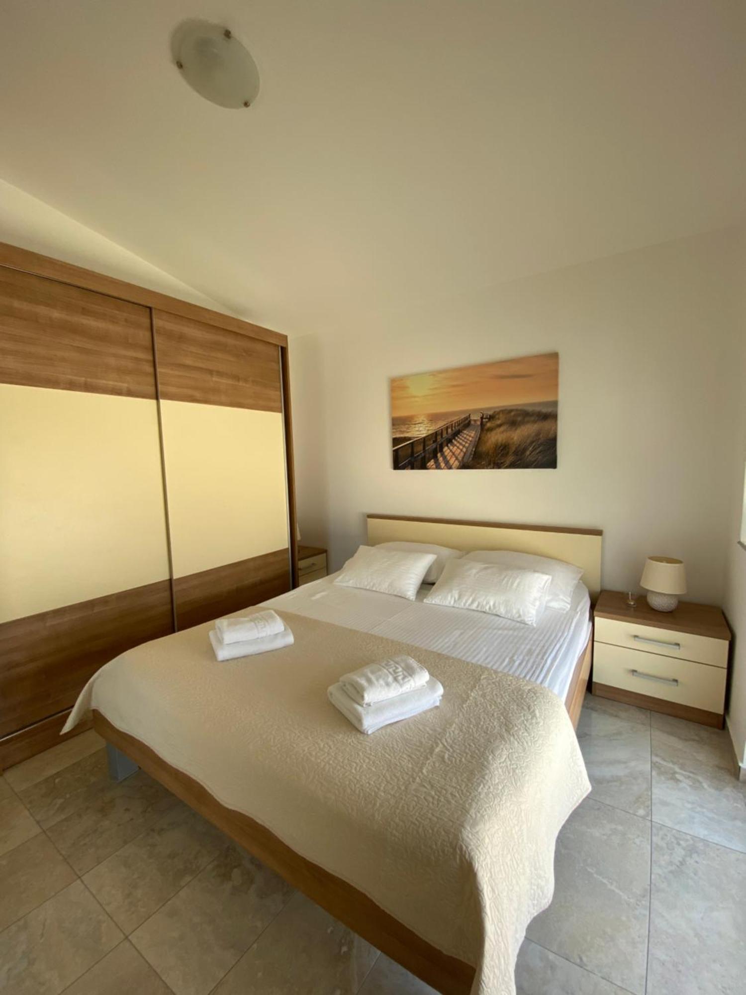 Apartmani Villa Adriatic Vir Dış mekan fotoğraf