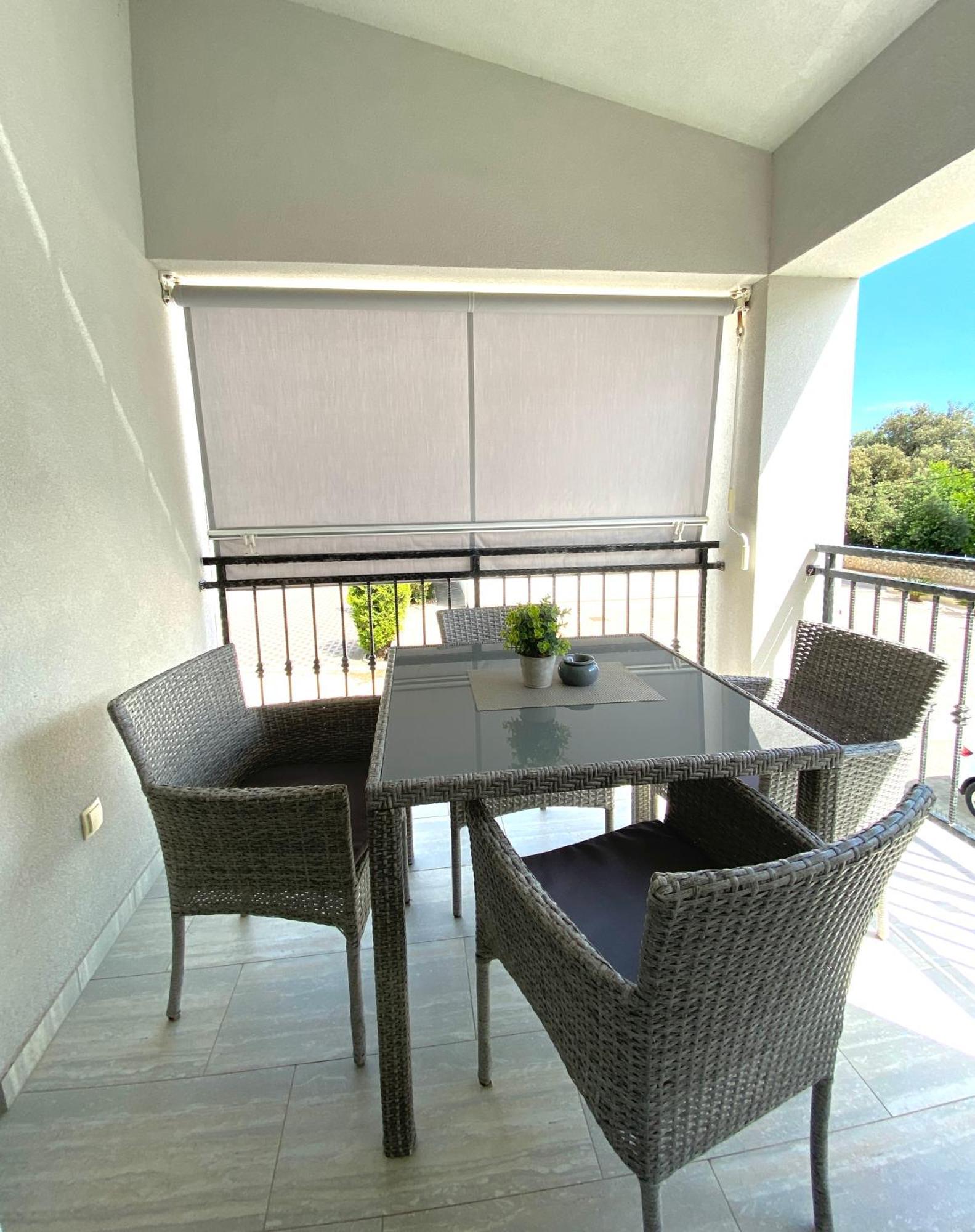 Apartmani Villa Adriatic Vir Dış mekan fotoğraf