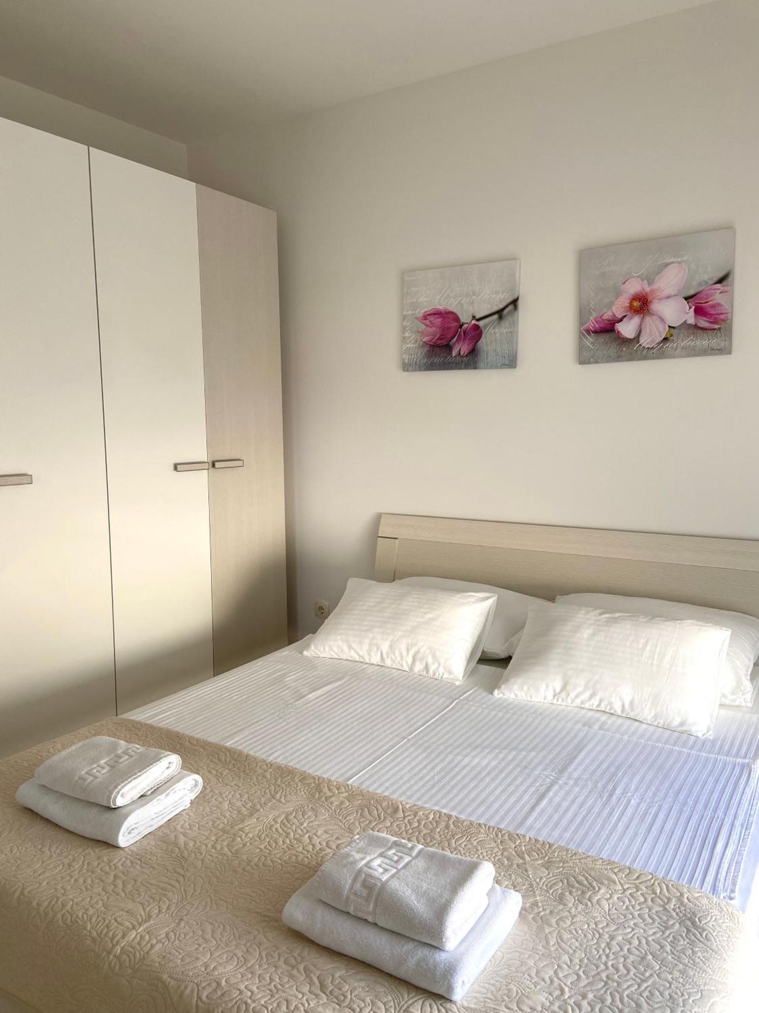 Apartmani Villa Adriatic Vir Dış mekan fotoğraf