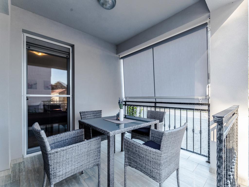 Apartmani Villa Adriatic Vir Dış mekan fotoğraf