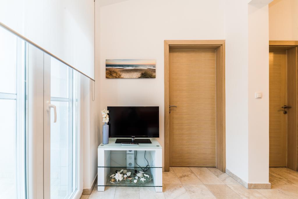Apartmani Villa Adriatic Vir Dış mekan fotoğraf